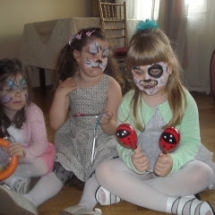 animatie copii la botez, kids corner la botez, animator pentru copii cluj, animator pentru botez cluj, jocuri cu instrumente muzicale la botez