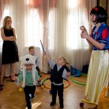 animator pentru copii la botez, animatie pentru copii la nunta cluj, kids corner evenimente si petreceri cluj