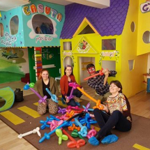 workshop modelaj de baloane, curs de modelat baloane, baloane modelate, servicii de modelaj din baloane, clown cu baloane, cum sa modelezi baloane, curs modelaj de baloane