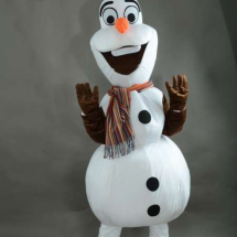 inchiriere-mascota-olaf-cluj napoca, mascote de inchiriat cluj, inchiriere mascote si animatori evenimente
