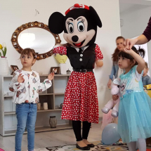 mascota minnie mouse, inchiriere mascote evenimente si petreceri cluj, animatori pentru copii cluj, mascote la evenimente si petreceri cluj