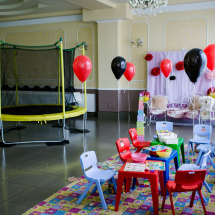 amenajare colt de joaca pentru copii la evenimente si petreceri, kids corner, coltul copiilor, inchiriere trambulina cluj, inchiriere jucarii cluj