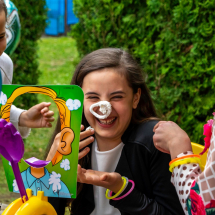 cele mai distractive activitati la petrecerile pentru copii,jocuri la petreceri, jocuri de petrecere, pie face, inchiriere jocuri de petrecere