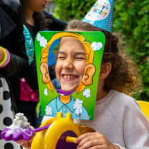 jocuri la petreceri, jocuri de petrecere, pie face, inchiriere jocuri de petrecere, animatoare petreceri