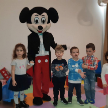 mascota mickey la evenimente, inchirieri mascote evenimente cluj, mascotele minnie si mickey la petreceri
