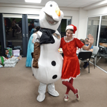 mascota Olaf pentru evenimente si petreceri, mascote si animatori pentru copii cluj